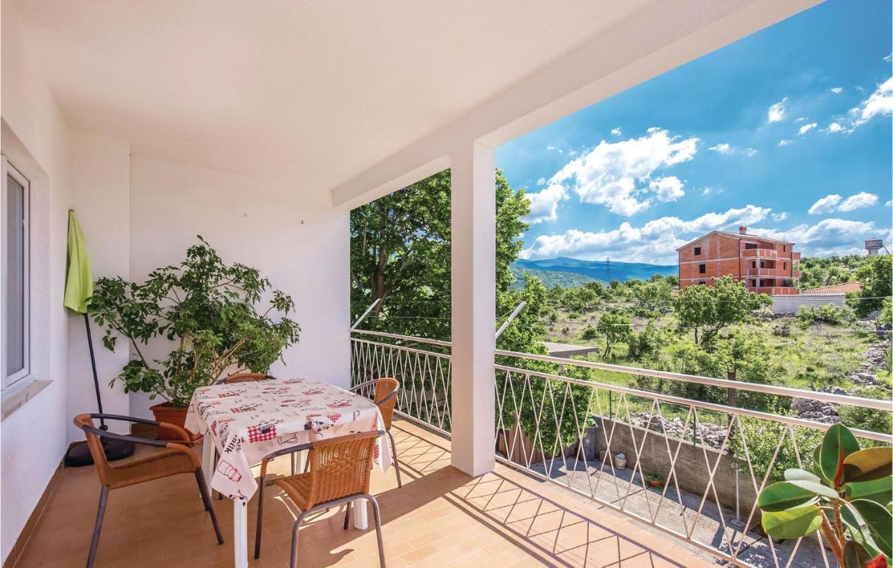 2 Bedroom Stunning Apartment In Novi Vinodolski Buitenkant foto