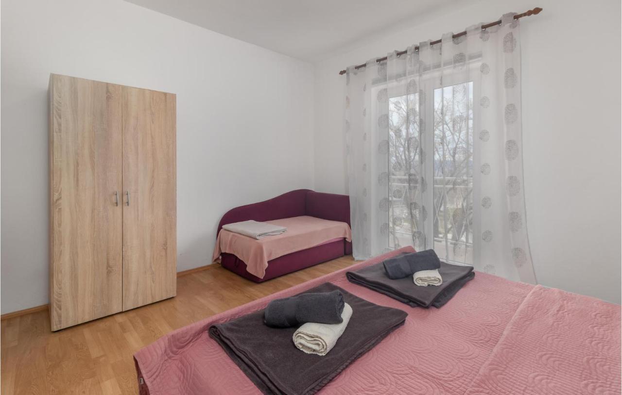 2 Bedroom Stunning Apartment In Novi Vinodolski Buitenkant foto